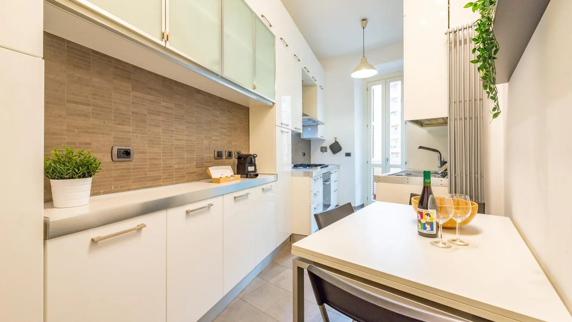 Gabi Spacious Design Apartment Rome Italy